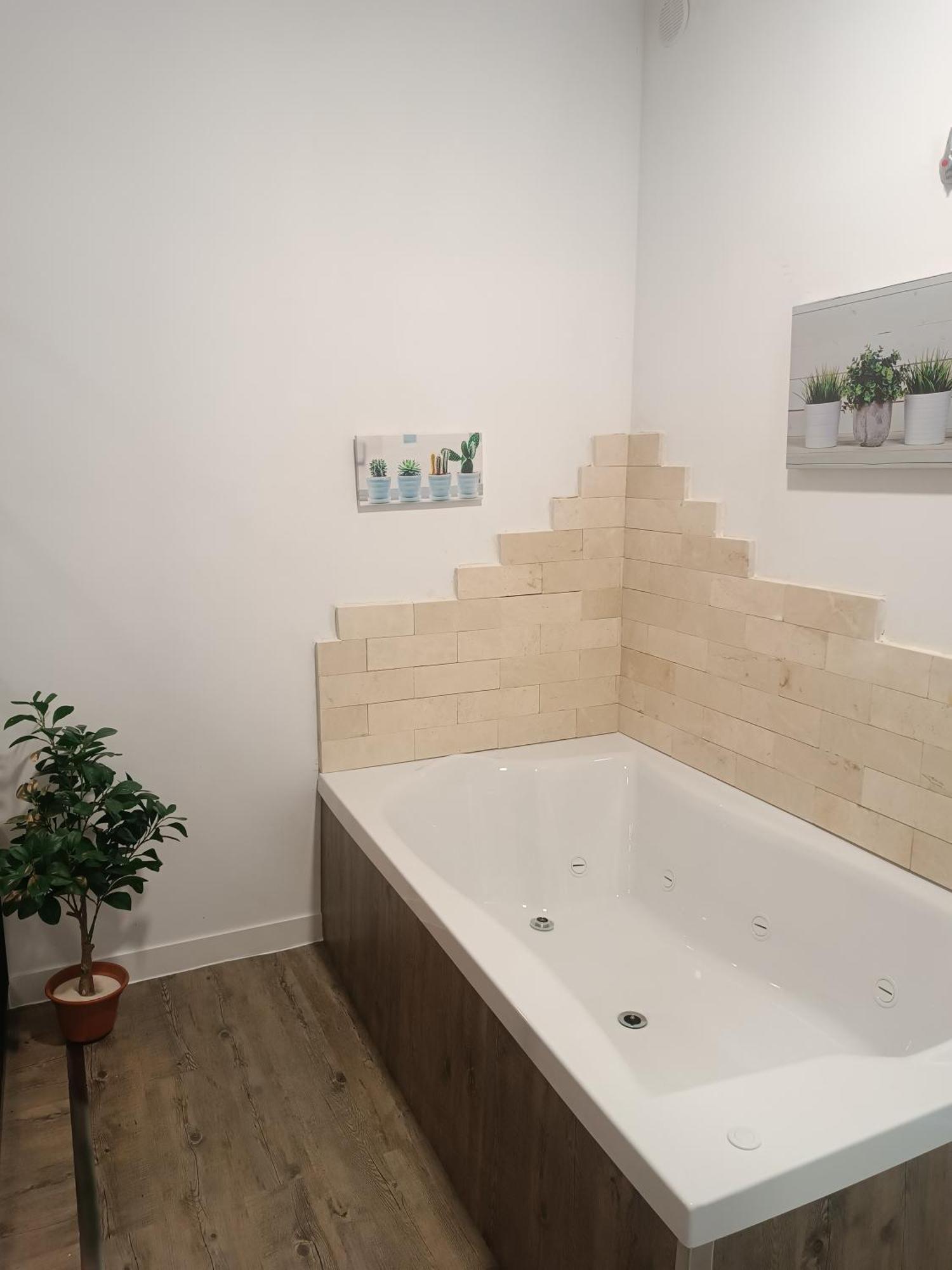 Apartamentos Turisticos Avila Puerta De San Vicente 0-2 ภายนอก รูปภาพ